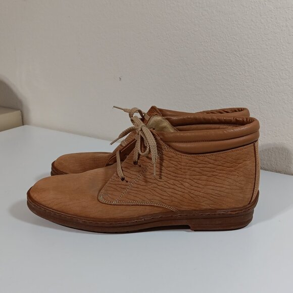 Johnston & Murphy Copperstone Chukka Boots, size 8 1/5 M - Picture 3 of 11